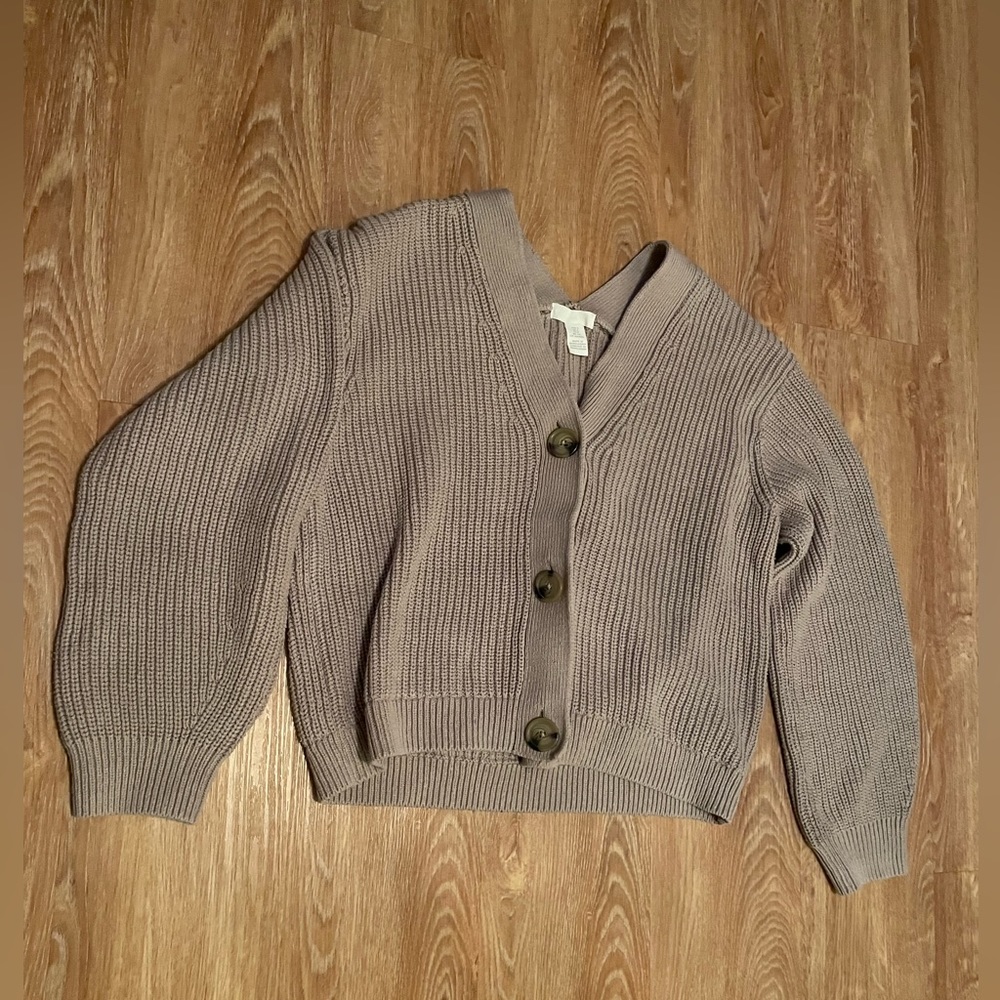 Women’s Small H & M Beige Crop Sweater Excellent Condition